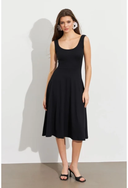 Kadın Siyah Ön Arka U Çan Etekli Midi Elbise DMR470