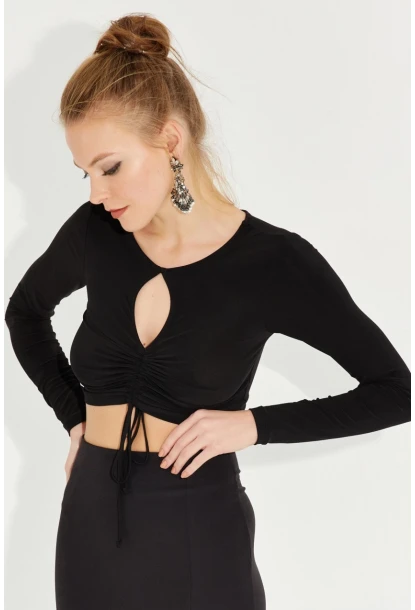 Kadın Siyah Önü Damla Büzgülü Crop Bluz AYD246