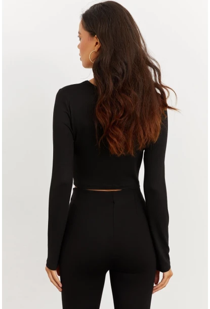 Kadın Siyah Önü Düğümlü Kısa Bluz B1877