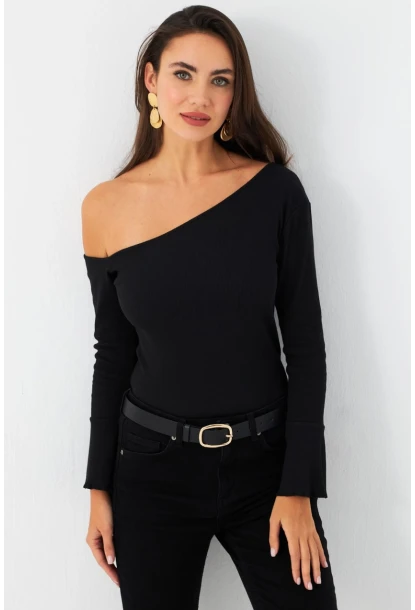 Kadın Siyah Prenses Kol Kaşkorse Bluz TF34
