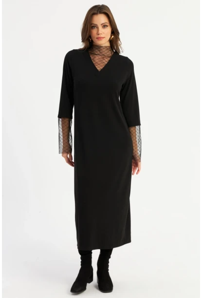 Kadın Siyah Tül Detaylı V Yaka Midi Elbise MBK55