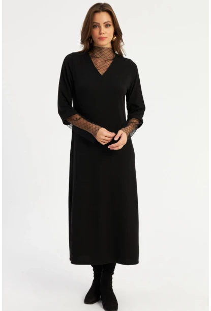 Kadın Siyah Tül Detaylı V Yaka Midi Elbise MBK55