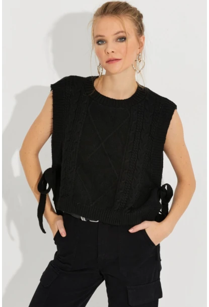 Kadın Siyah Yanları Bağlamalı Süveter YV210
