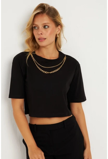 Kadın Siyah Zincir Aksesuarlı Kısa T-Shirt HT109