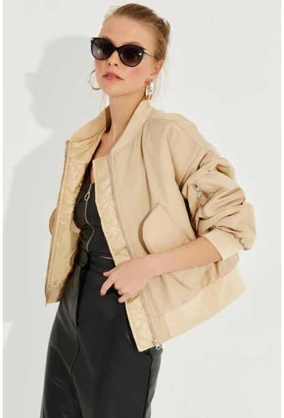 Kadın Vanilya Fermuarlı Bomber Mont QRS8367