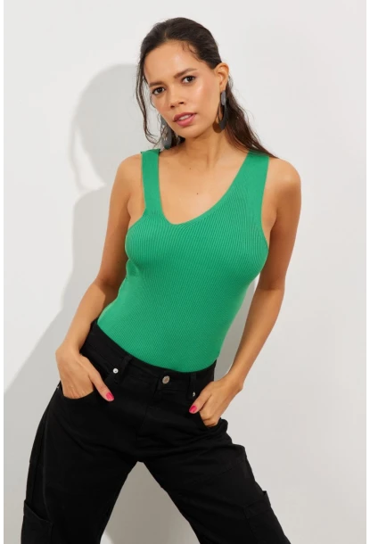 Kadın Yeşil Asimetrik Yaka Triko Bluz YV122