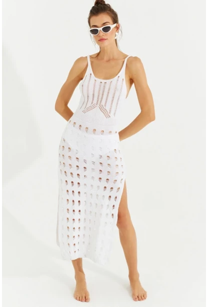 Kadın Beyaz Ajurlu Triko Maxi Elbise SF2504
