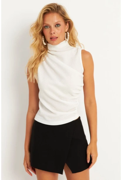 Kadın Beyaz Büzğülü Bluz HC1452