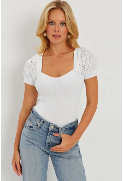 Kadın Beyaz Kalp Taka Triko Bluz SMT228