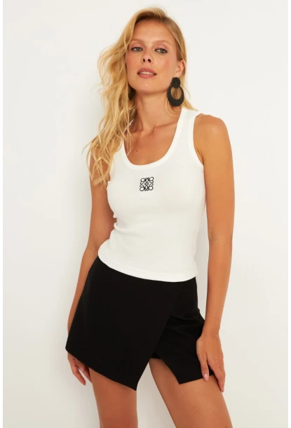 Kadın Beyaz Nakışlı Kaşkorse Bluz MK17