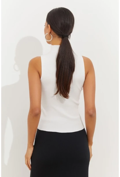 Kadın Beyaz Önü Damla Kolsuz Triko Bluz YV112