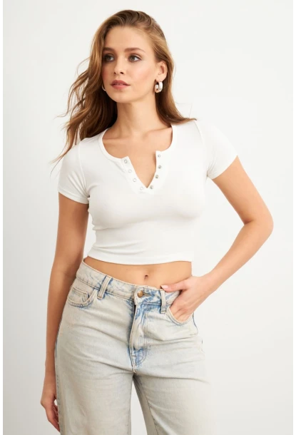 Kadın Beyaz Önü Düğmeli Basic T-Shirt TOP07