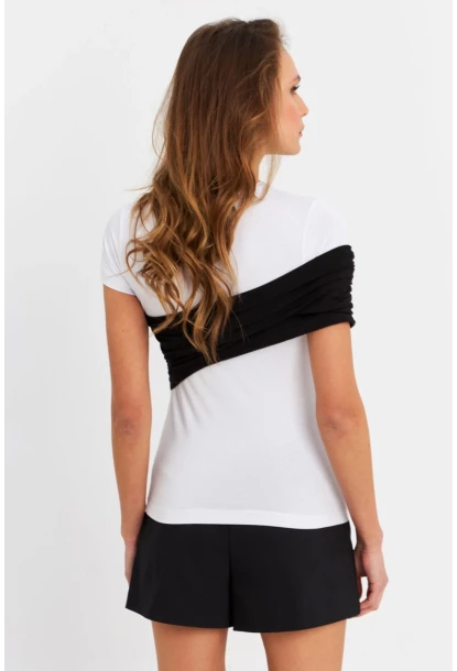 Kadın Beyaz-Siyah Çapraz Bloklu Bluz EY3073