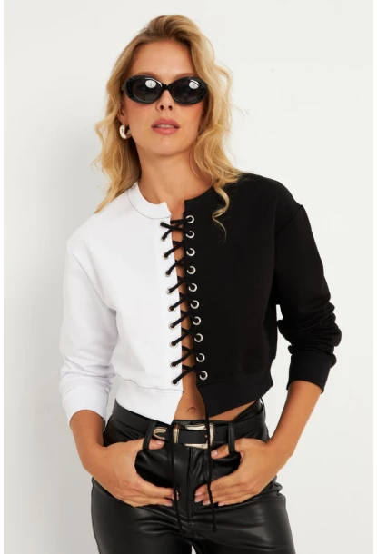 Kadın Beyaz-Siyah Kuşgözlü Kısa Sweatshirt TF02