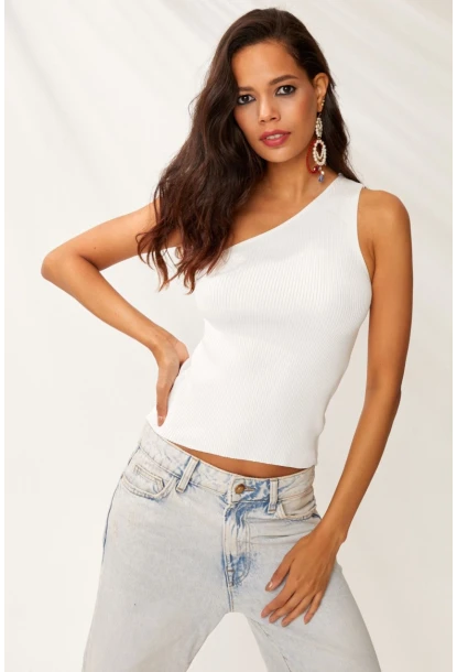Kadın Beyaz Tek Omuz Triko Bluz YV90