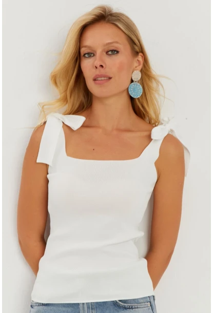 Kadın Beyaz Triko Bluz YV236