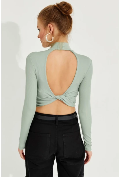 Kadın Çağla Yeşili Sırtı Düğümlü Kaşkorse Crop Bluz AYD254
