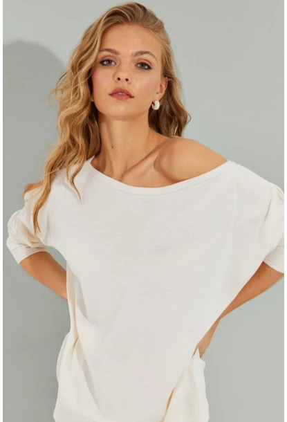 Kadın Ekru Düşük Omuz Triko Bluz YZ617