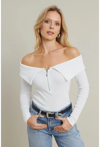 Kadın Ekru Fermuarlı Madonna Yaka Bluz EY2559
