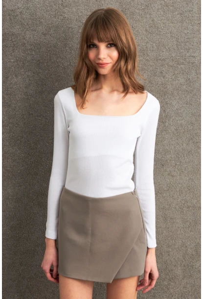 Kadın Ekru Kare Yaka Kaşkorse Bluz GA101