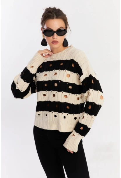Kadın Ekru-Siyah Çizgili Yırtık Triko Kazak PP2342