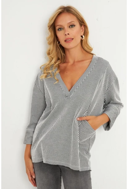 Kadın Gri Çizgili Cepli Sweatshirt TF01