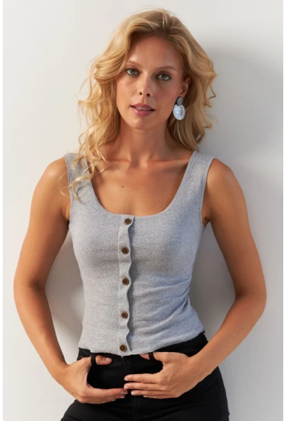 Kadın Gri Düğme Aksesuarlı Bluz MK14