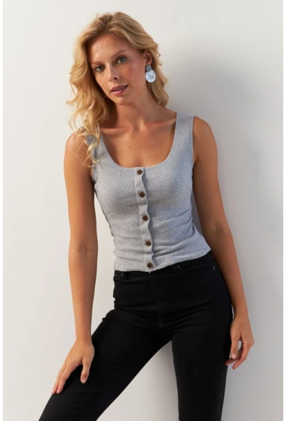 Kadın Gri Düğme Aksesuarlı Bluz MK14