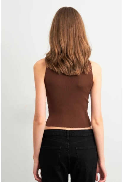Kadın Kahverengi Triko Kolsuz Bluz YV305