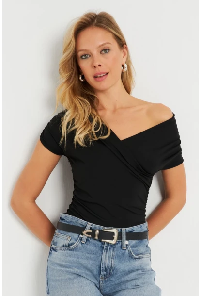 Kadın Kruvaze Büzgülü Bluz Siyah EY2725