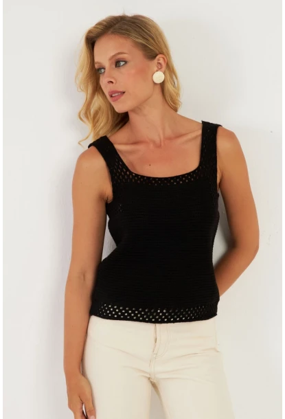Kadın Siyah Ajurlu Triko Bluz YV258