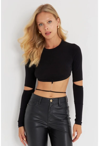 Kadın Siyah Aksesuarlı Crop Bluz B2947