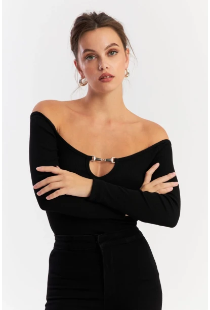 Kadın Siyah Aksesuarlı Kaşkorse Bluz EY2918