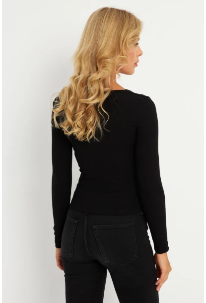 Kadın Siyah Aksesuarlı Kaşkorse Bluz RLO17