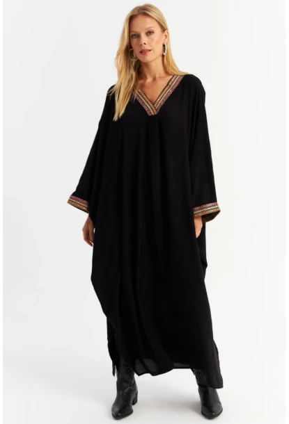 Kadın Siyah Aksesuarlı Şeritli Maxi Elbise ALO12