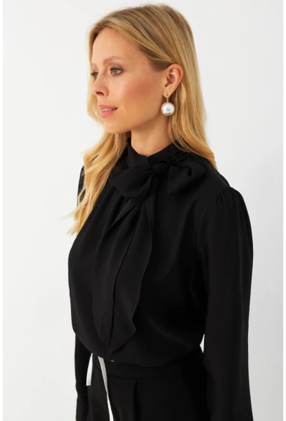 Kadın Siyah Bağlama Detaylı Bluz MAYD20