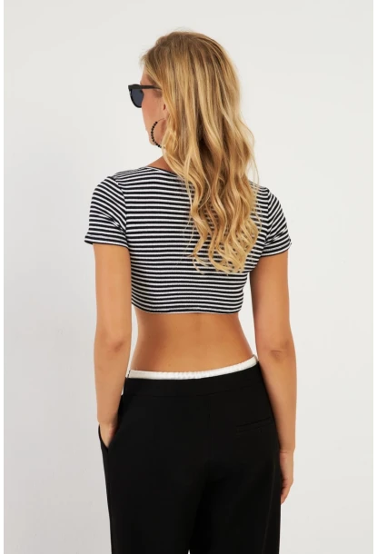 Kadın Siyah-Beyaz Çizgili Crop Bluz XL2022