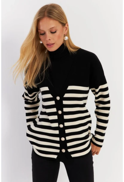 Kadın Siyah-Beyaz Çizgili Triko Hırka CNG3