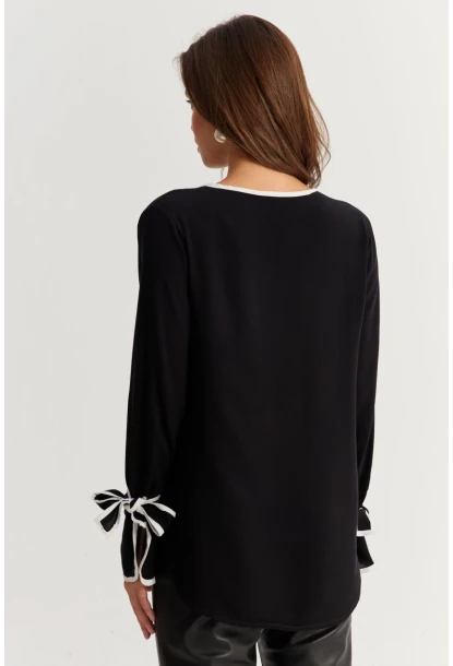 Kadın Siyah-Beyaz Kontrast Biyeli Dokuma Bluz YLE617