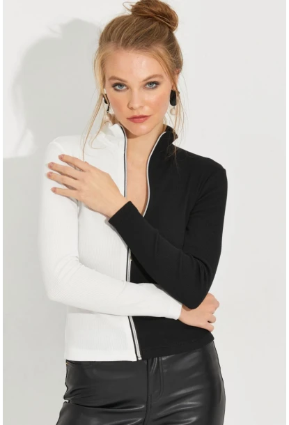Kadın Siyah-Beyaz Renk Bloklu Kaşkorse Bluz EY2586