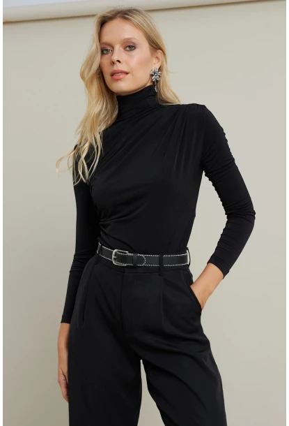 Kadın Siyah Büzgülü Bluz MDMR358