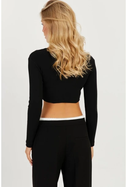 Kadın Siyah Büzgülü Düğme Detaylı Crop Bluz EY2716