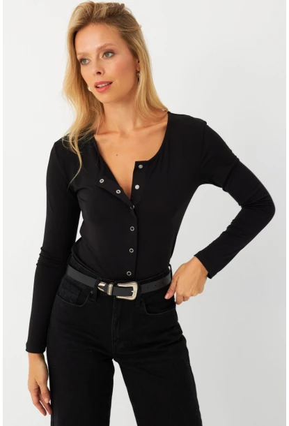 Kadın Siyah Çıtçıt Kapamalı Bluz RLO3032