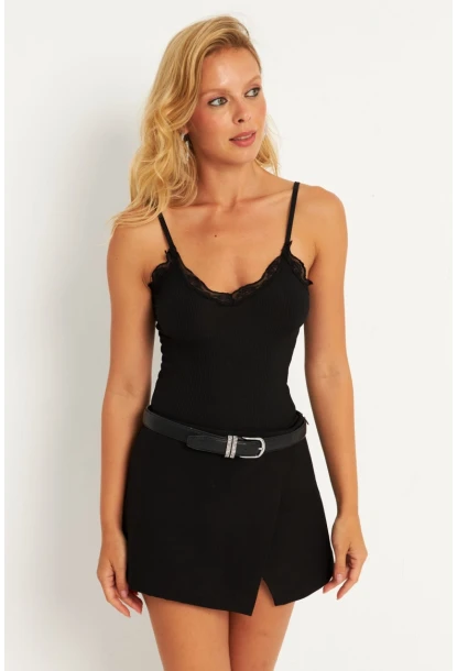 Kadın Siyah Dantel Detaylı Bluz MK18