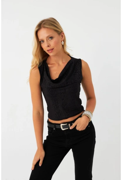 Kadın Siyah Degaje Yaka Kolsuz Bluz LPP1297