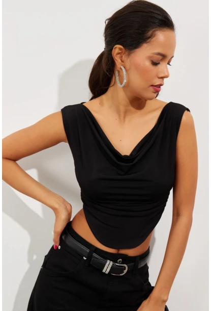 Kadın Siyah Degaje Yaka Yanları Büzgülü Crop Bluz B2494