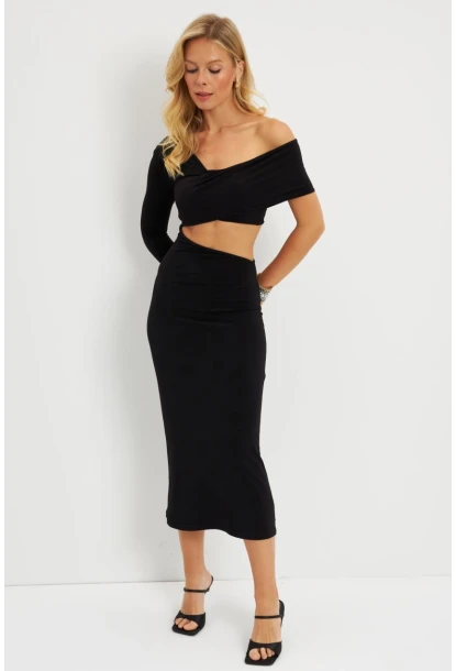 Kadın Siyah Dekolteli Midi Elbise MEN2046