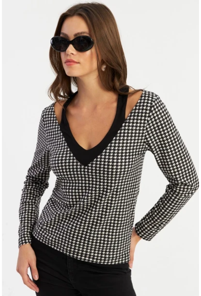 Kadın Siyah-Ekru V Yaka Kazayağı Bluz EY2940