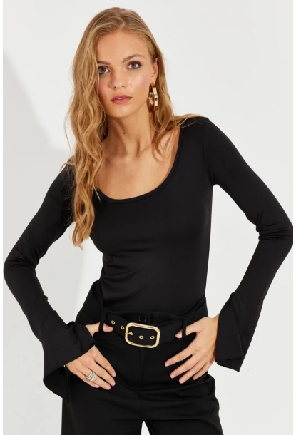 Kadın Siyah İspanyol Kol Sırt Bağlamalı Bluz EY2581