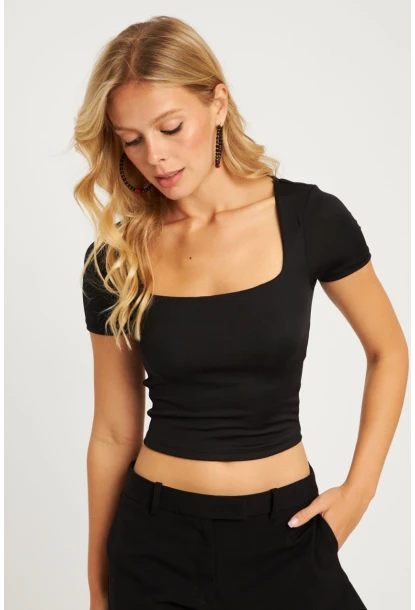 Kadın Siyah Kare Yaka Bluz AYD338